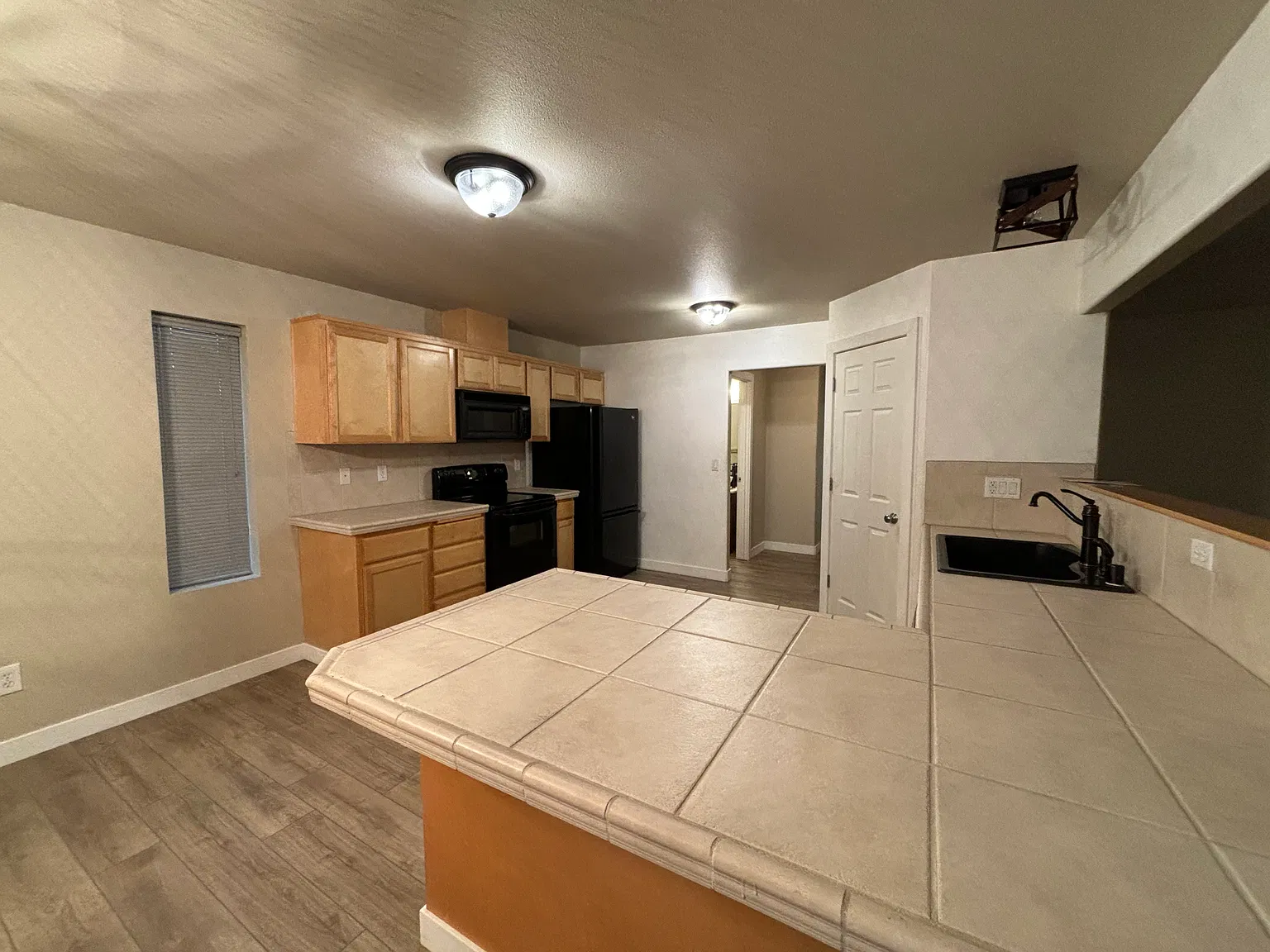 207 Williams Blvd NE — Photo 3