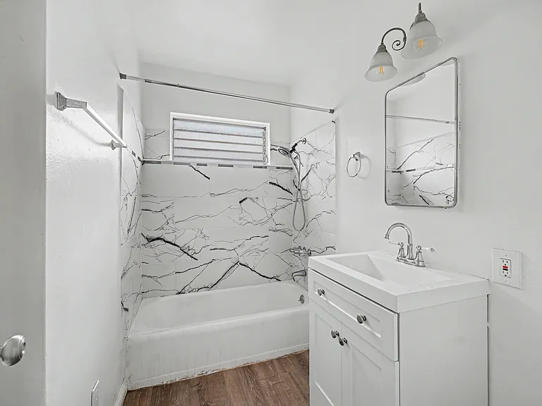 1037 N Curson Ave #7 — Photo 24