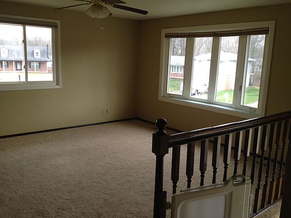 5th image of 629 Simon Dr