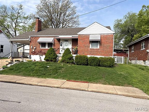 4th image of 9319 Brenda Ave