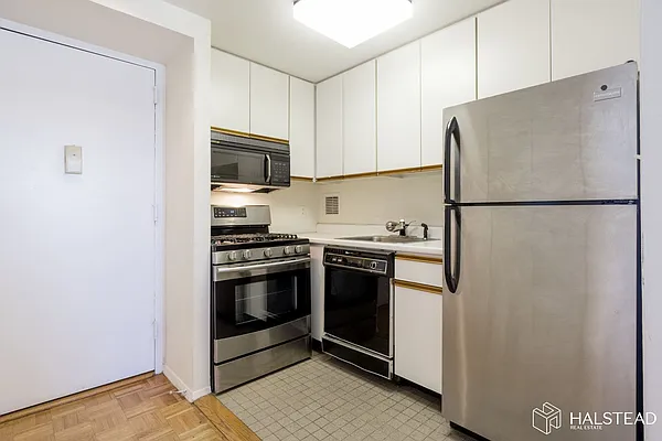 Rented by Halstead Real Estate | media 2