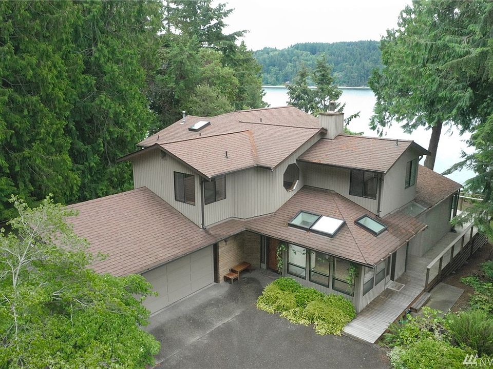 1st image of 4035 NE Luxury Ln
