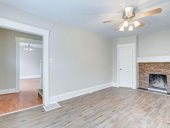 3rd image of 3167 Auten Ave