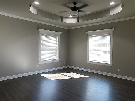 4th image of 809 Harmony St