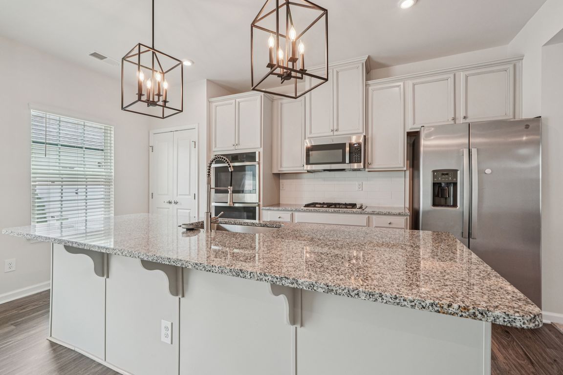 Patton Dr-S0307-018.jpg