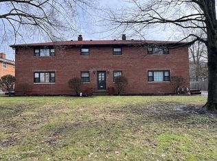 329-331 333 Kenridge Rd, Akron, OH 44333