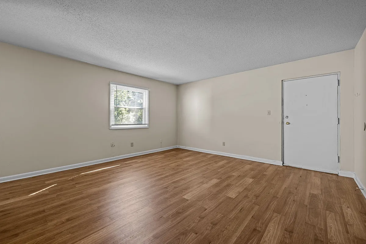 Moses Court (1 Bed x 1 Bath) - Raleigh Rentals