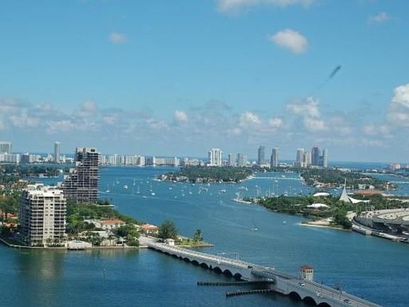2nd image of 1717 N Bayshore Dr APT 2441