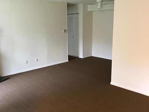 5th image of 701 Meadowbrook Dr #701