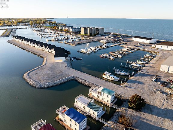 3rd image of 537 W Lakeshore Dr #2