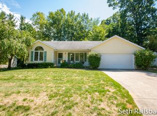 340 Yorkwoods Dr NW, Comstock Park, MI 49321