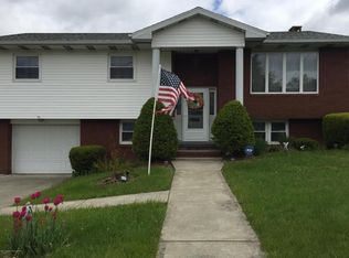 627 Spruce St, Olyphant, PA 18447
