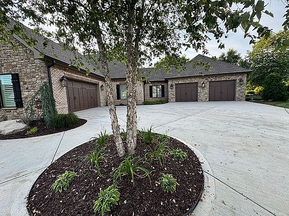 4th image of 650 Buckhorn Way