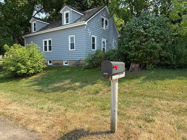 10707 N Main St — Photo 4