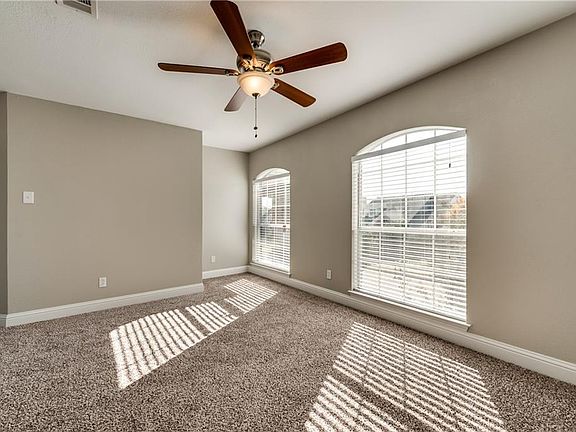 4th image of 8013 Teal Dr