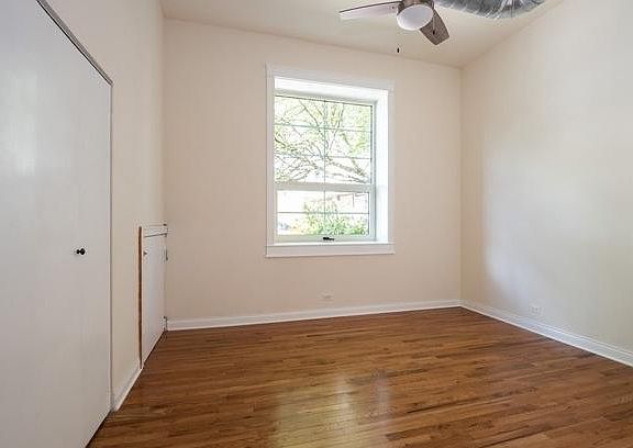 3rd image of 3040 N Ashland Ave #1