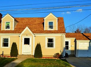 119 Chandler Ave, Cranston, RI 02910