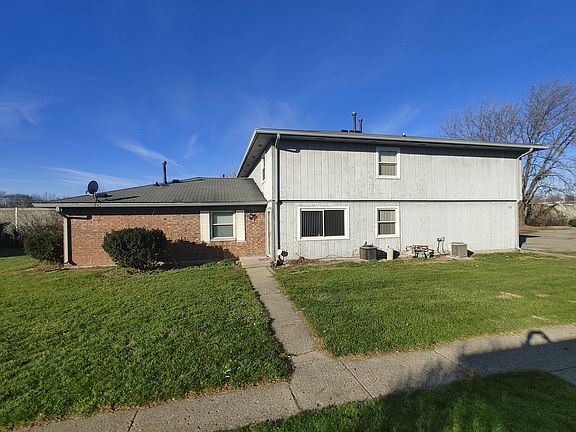 3rd image of 3310 Lupine Dr