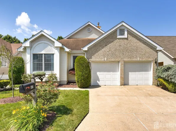 57 Harwood Rd, Monroe Township, NJ 08831