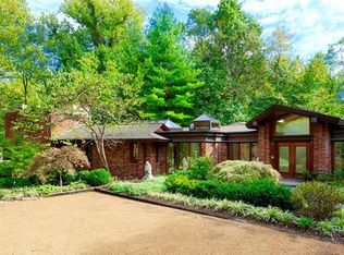 215 S Warson Rd, Saint Louis, MO 63124