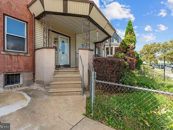 4th image of 2546 S 68th St