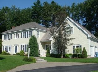 8 Rivers Edge Dr, Kennebunk, ME 04043