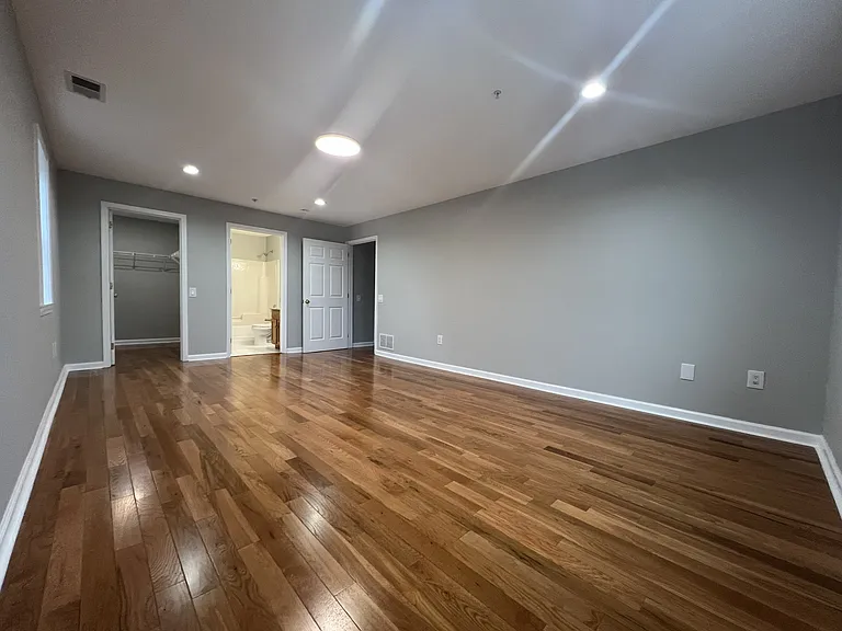39 Union St #202 — Photo 11