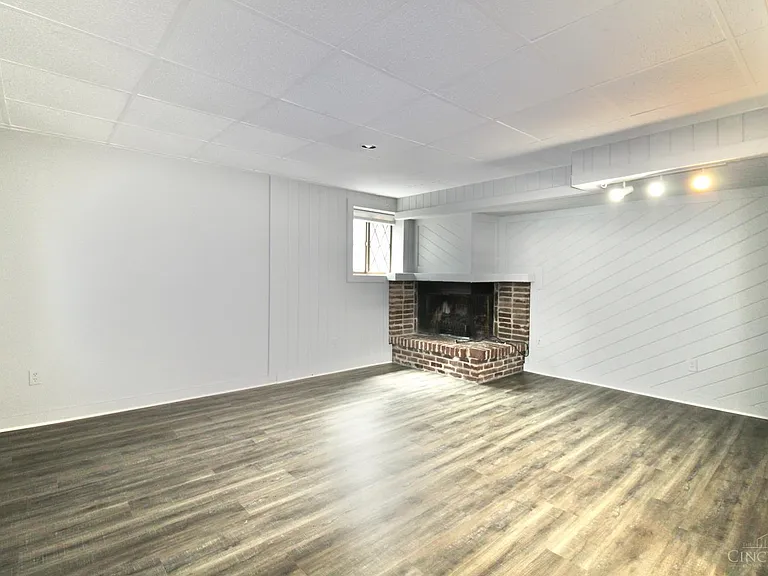 512 Glencoe Ct — Photo 16