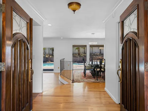 8 Capilano Dr, Novato, CA 94949