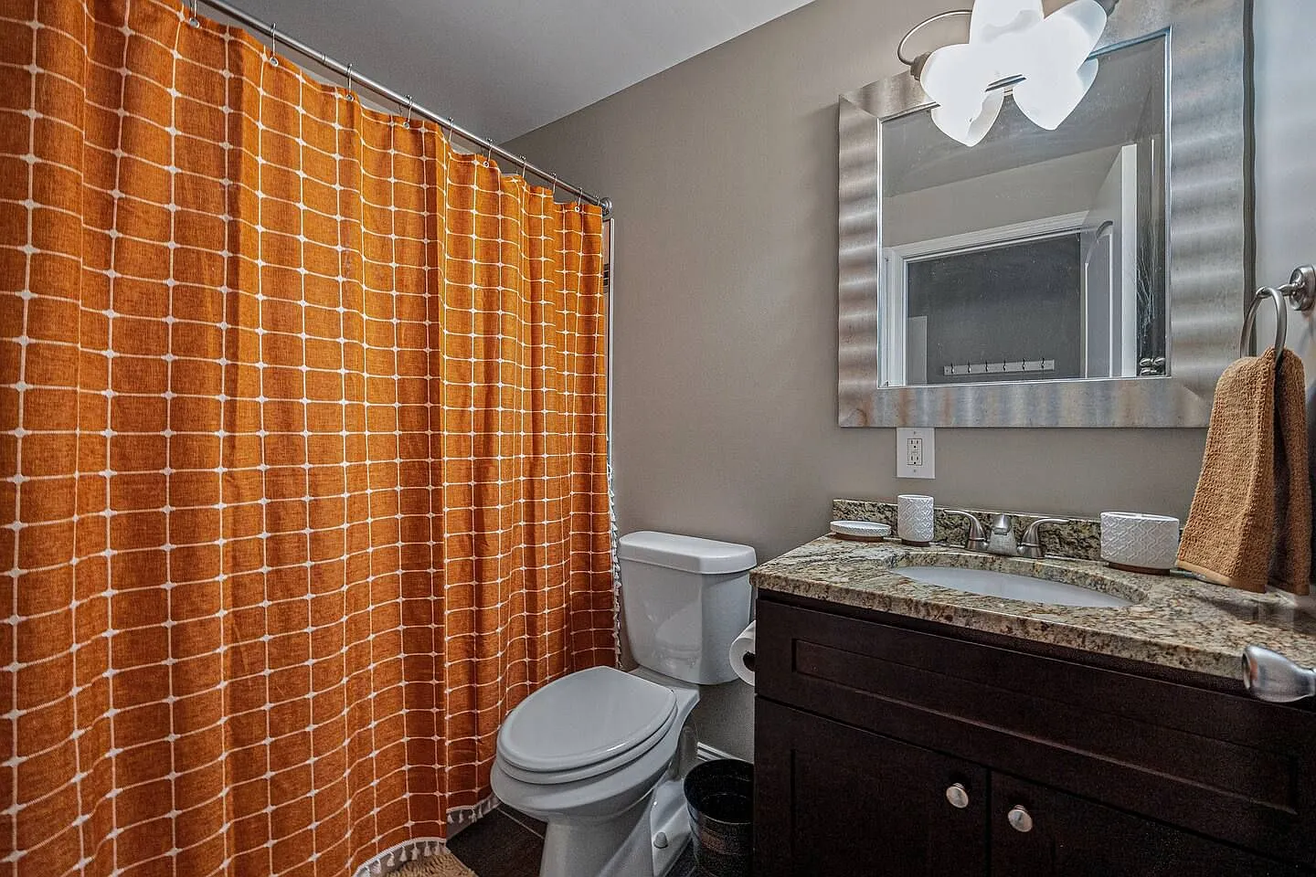 3 bed, 4.0 bath, 1962 sqft, $3,400 — Photo 4