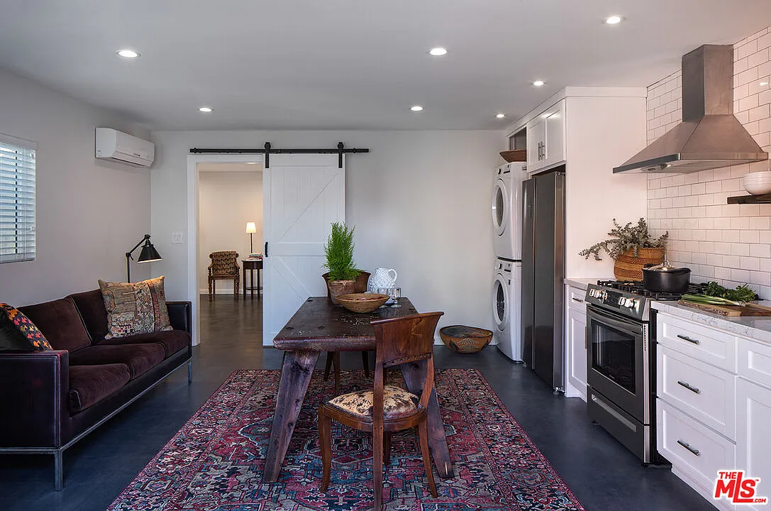 1 bed, 600 sqft, $2,400 — Photo 4