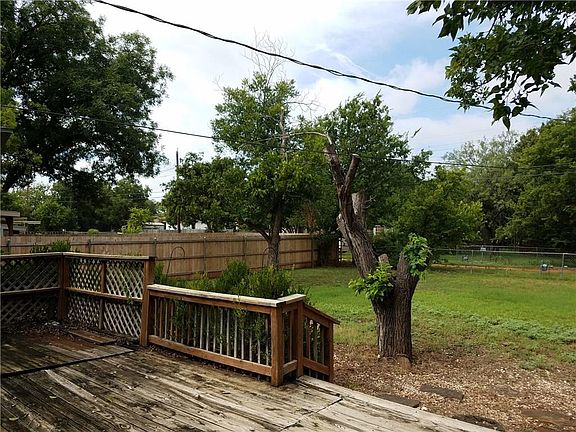 2nd image of 926 S Jefferson Dr