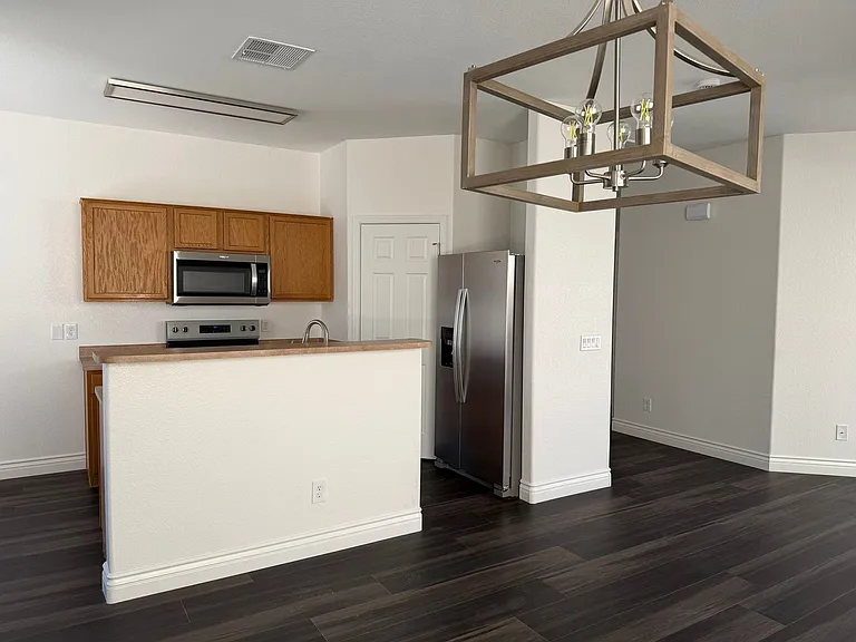 1140 E Catino St — Photo 14