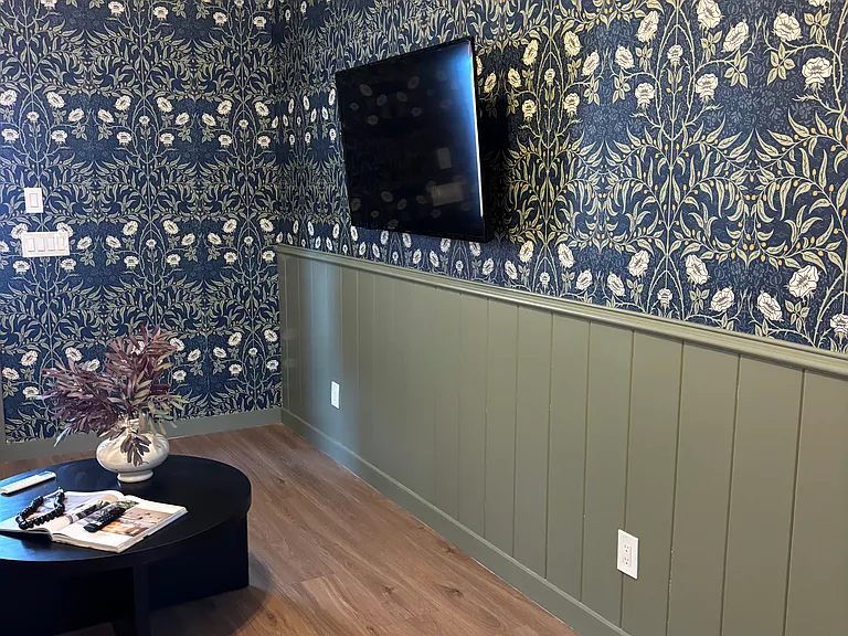 528 E Palmyra Ave — Photo 6