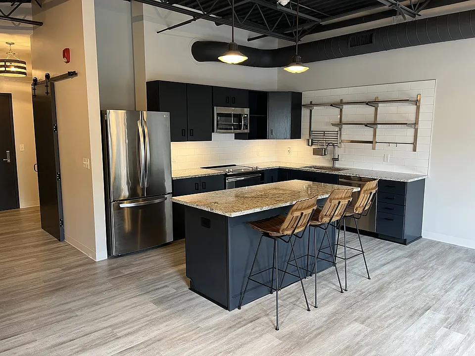 337 University Ave #2D