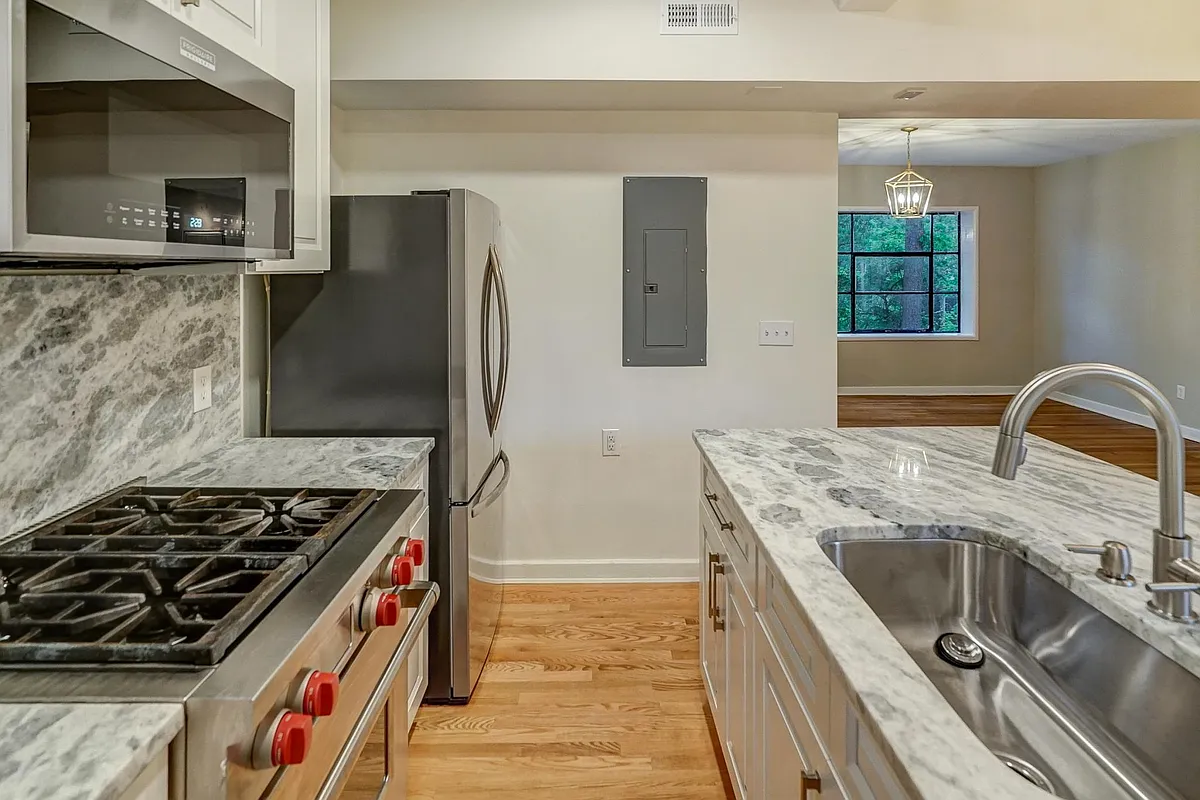 Building Photo - 101 Tempsford Ln #10