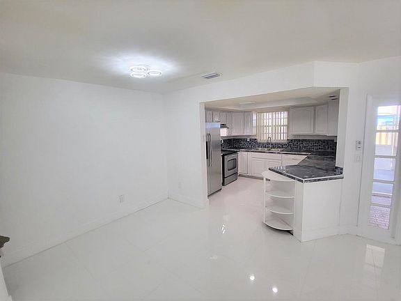 3rd image of 8139 SW 209th St