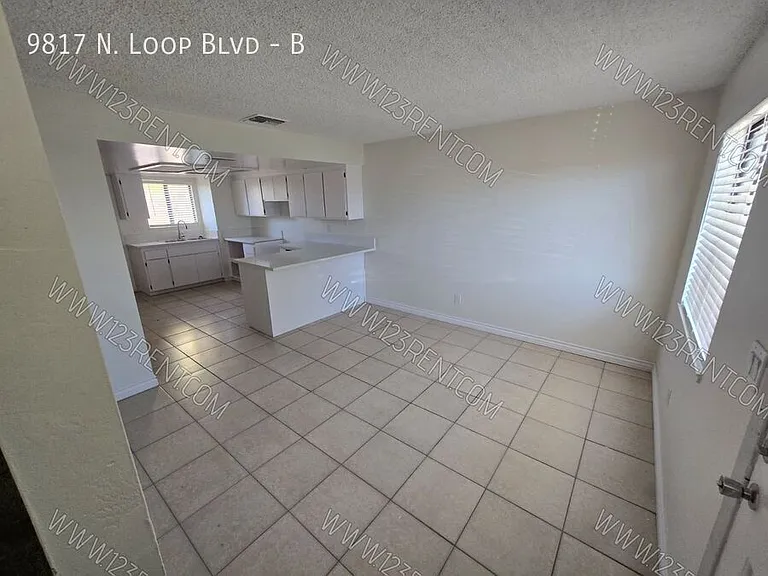 9817 N Loop Blvd #B — Photo 9