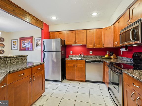 5th image of 2315 Glade Bank Way