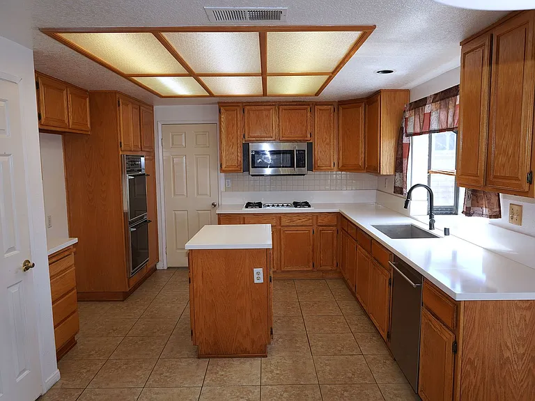25955 La Barca Rd — Photo 5