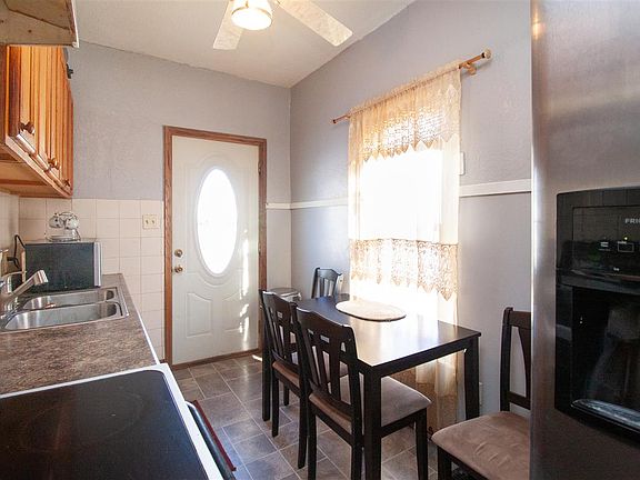 5th image of 819 Bertch Ave