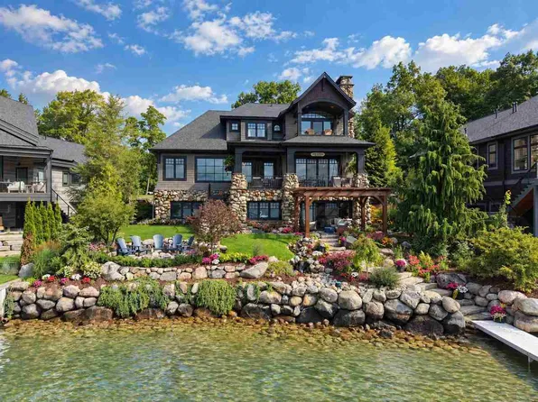 545 Bay St, Boyne City, MI 49712