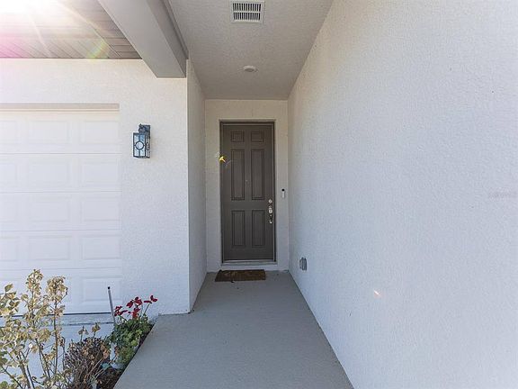 2nd image of 1042 Alabaster Way