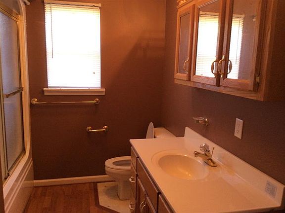 4th image of 219 Clear Pine Dr