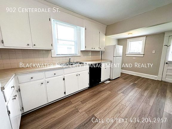 4th image of 902 Centerdale St