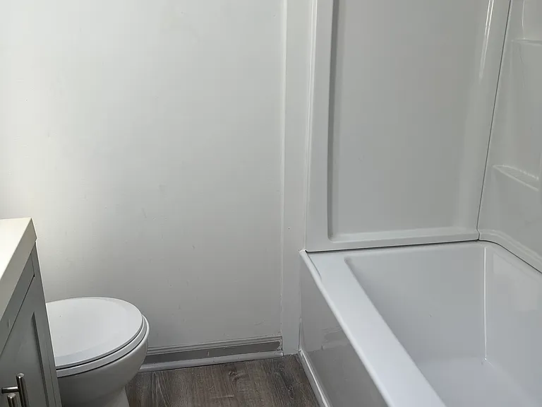 514 8th Ave — Photo 3