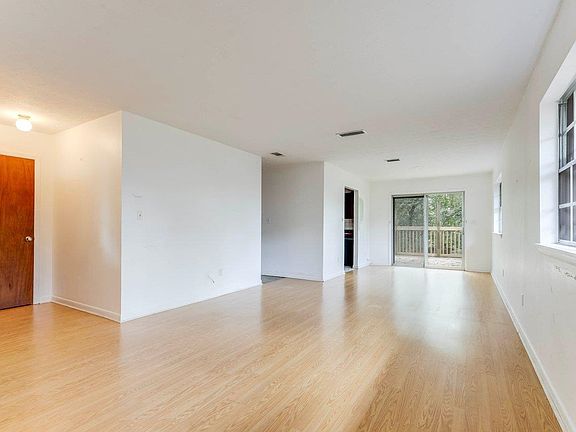 4th image of 263 S Villas Ct APT A
