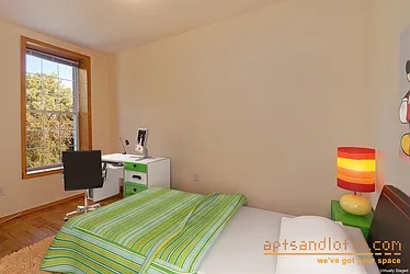 Rented by aptsandlofts.com