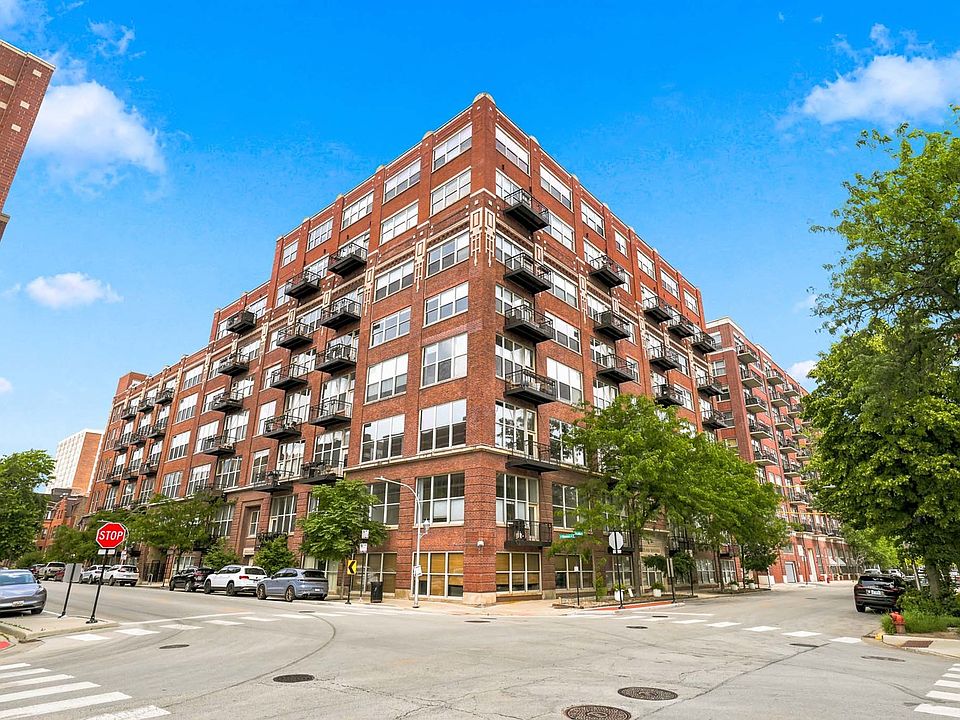 1st image of 1500 W Monroe St Unit 126