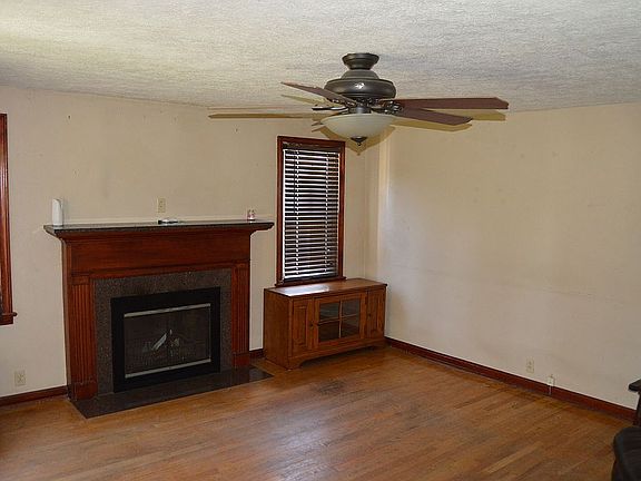 5th image of 6038 Easton St